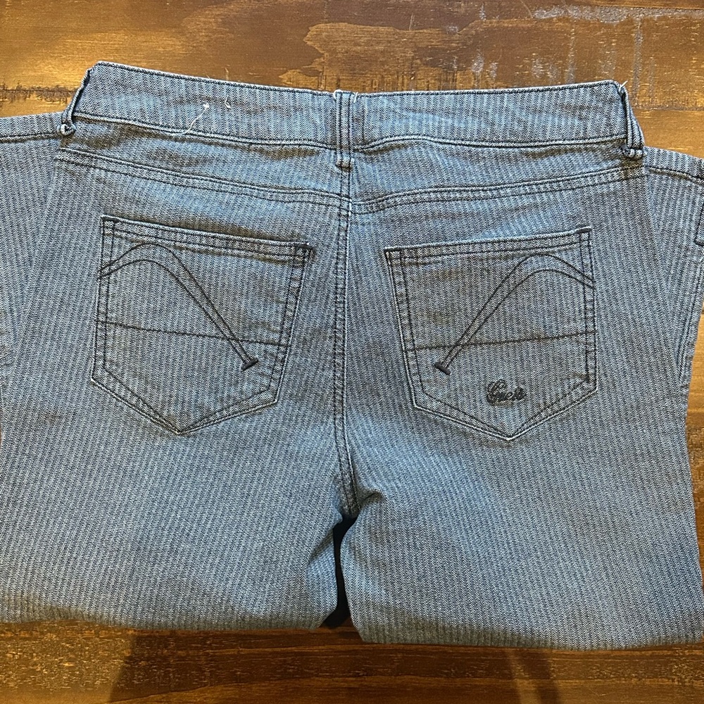 Guess size 30 striped Cropped Jeans - Picture 3 of 8